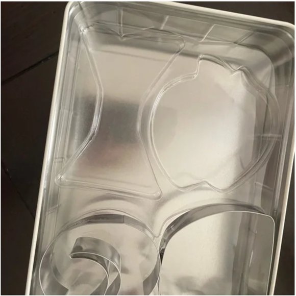 kate spade All In Good Taste Deco Dot Gift Storage Tin With Cookie Cutters *READ - Picture 6 of 14